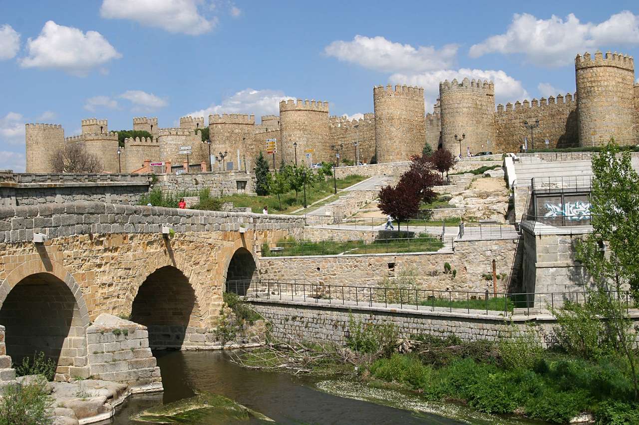 Mury obronne miasta Avila (Hiszpania) puzzle online ze zdjęcia