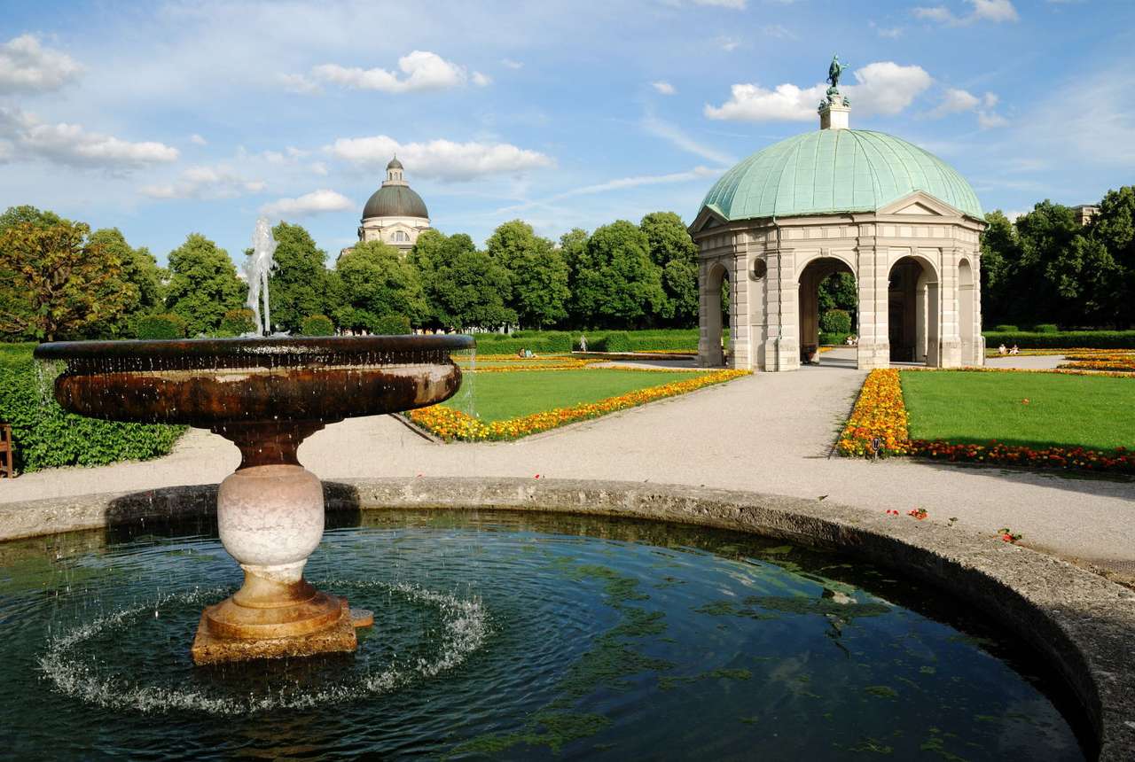 Fontanna w parku Hofgarten (Niemcy) puzzle online