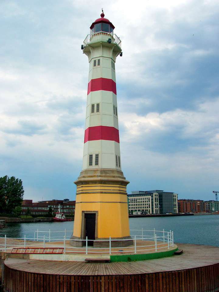 Stara latarnia w Malmö (Szwecja) puzzle online ze zdjęcia