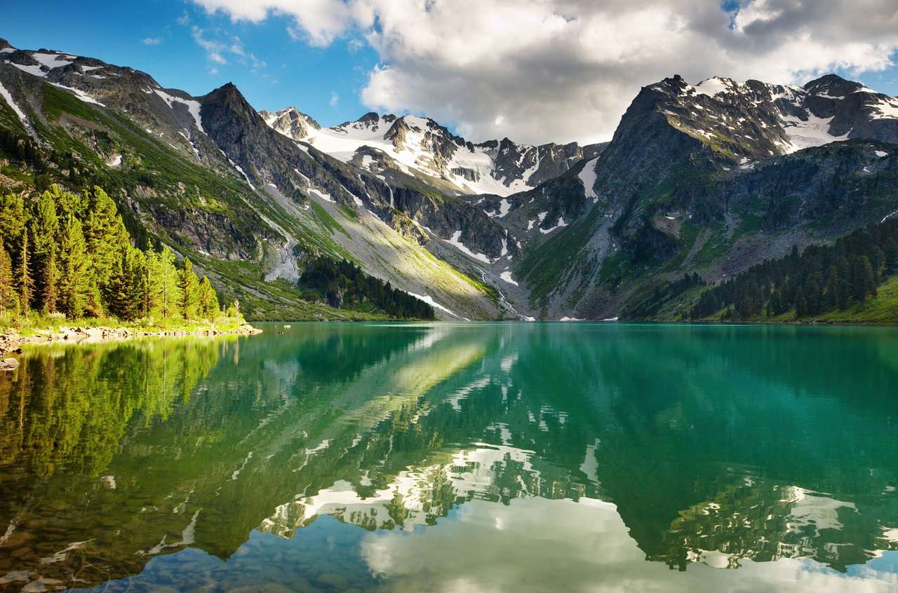 Jezioro w górach Ałtaj puzzle online