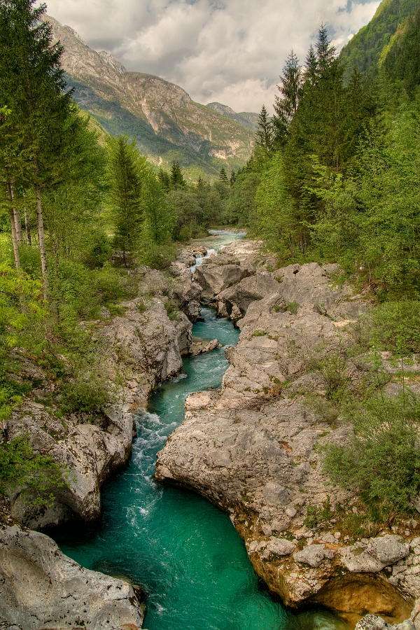 Rzeka Socza (Słowenia) puzzle online ze zdjęcia