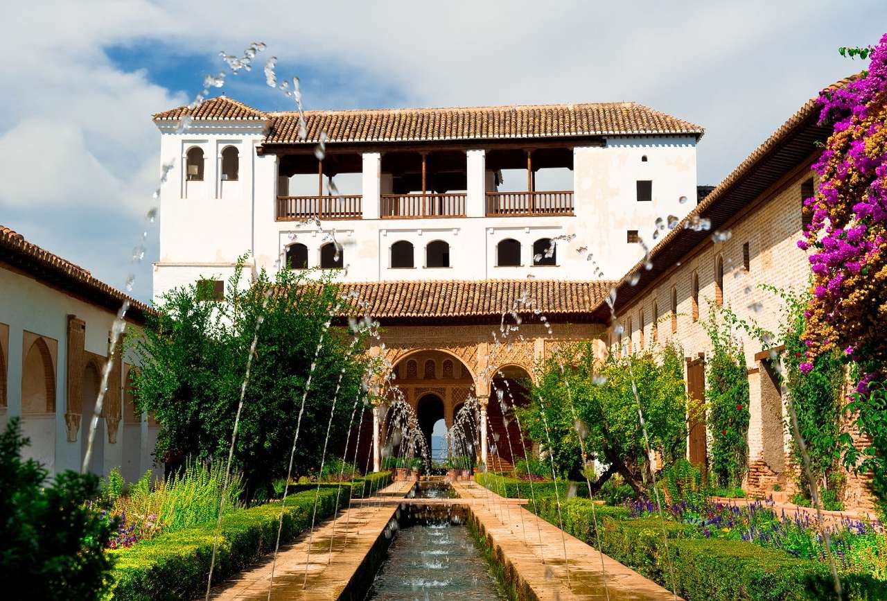Dziedziniec twierdzy Alhambra (Hiszpania) puzzle online