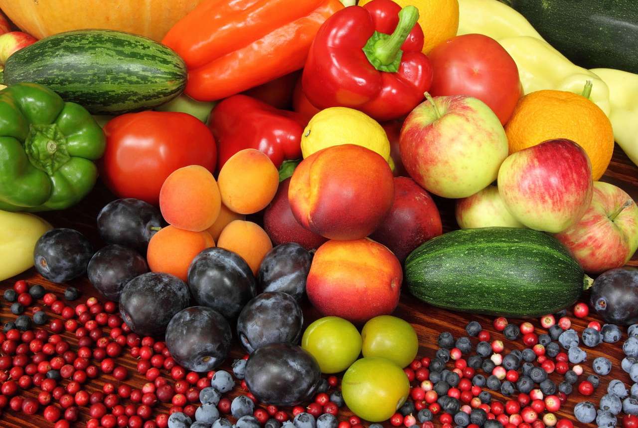 Kompozycja z dojrzałych warzyw i owoców puzzle