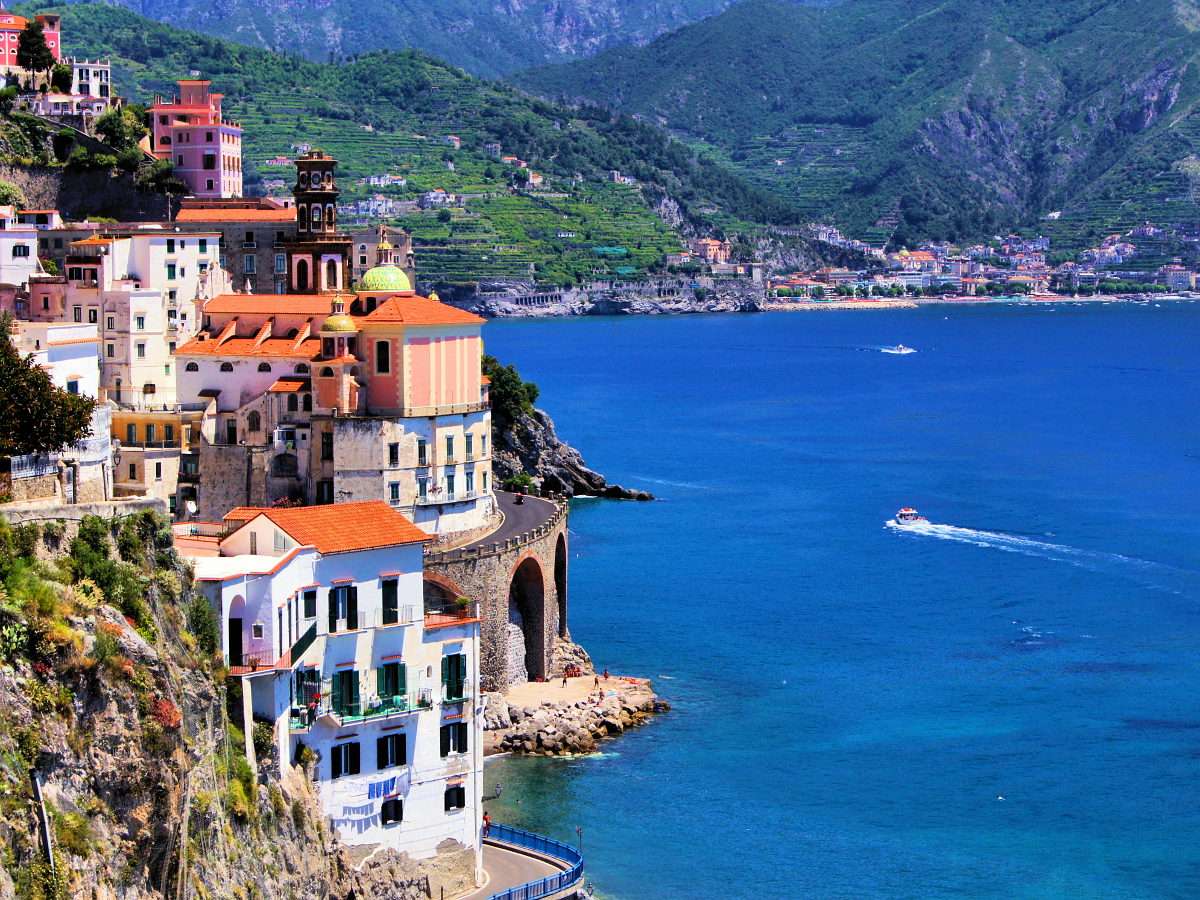 Miejscowość Atrani na wybrzeżu Amalfi (Włochy) puzzle