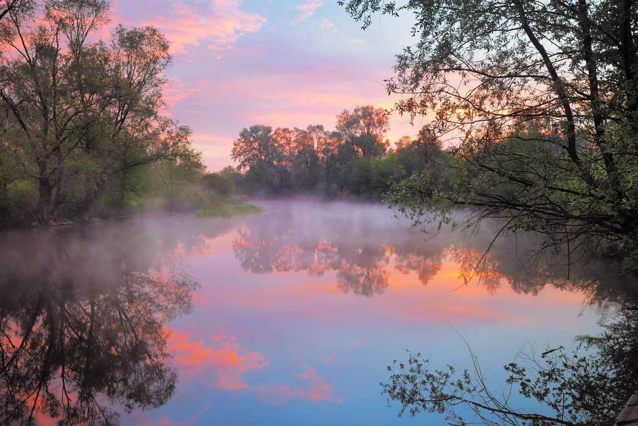 Wschód słońca nad rzeką Narwią (Polska) puzzle online