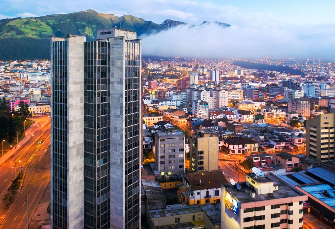 Quito z lotu ptaka (Ekwador) puzzle online ze zdjęcia