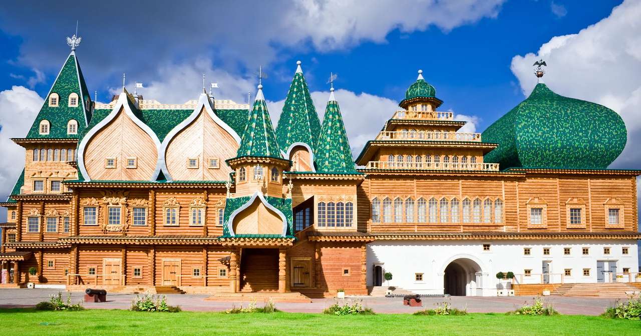 Drewniany pałac w Kołomienskoje (Rosja) puzzle ze zdjęcia