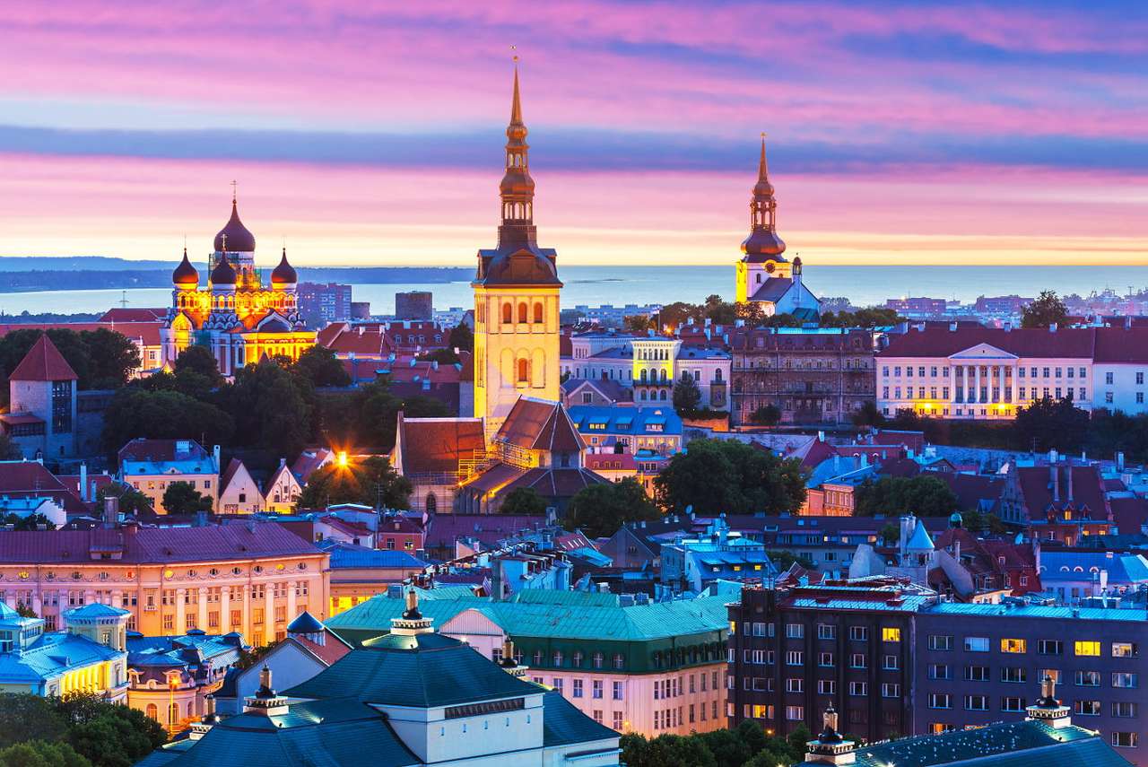 Wieczorna panorama Tallina (Estonia) puzzle