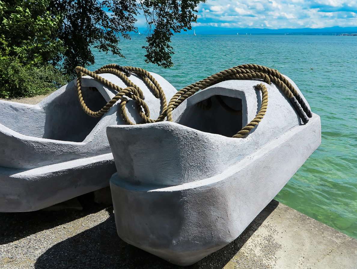 Betonowe buty na wyspie Mainau (Niemcy) puzzle online