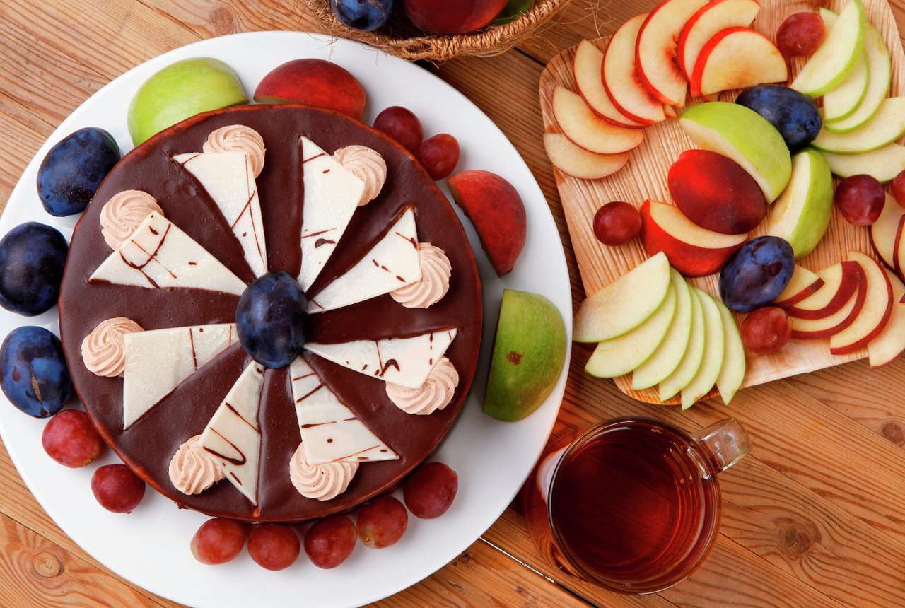 Ciasto czekoladowe z owocami puzzle
