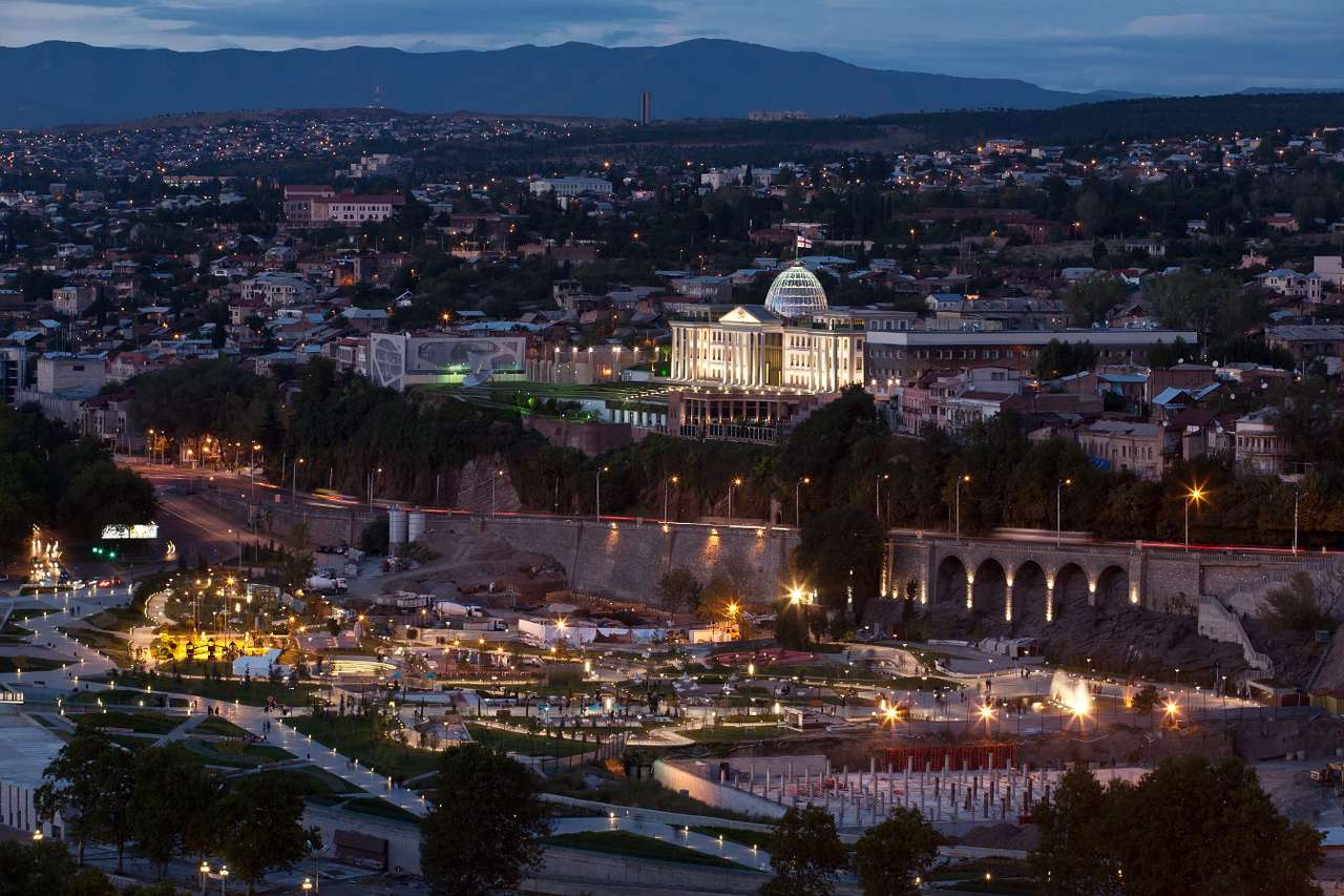 Widok na Tbilisi z twierdzy Narikala (Gruzja) puzzle online