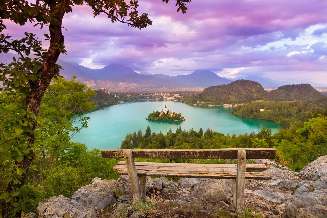 Wyspa na jeziorze Bled (Słowenia) puzzle online