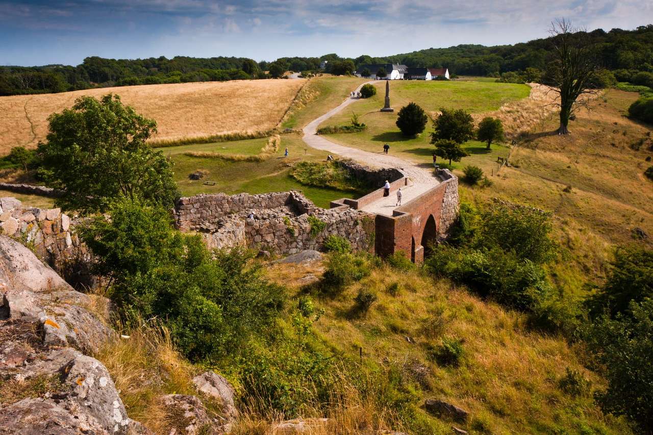 Ruiny zamku Hammershus na wyspie Bornholm (Dania) puzzle ze zdjęcia