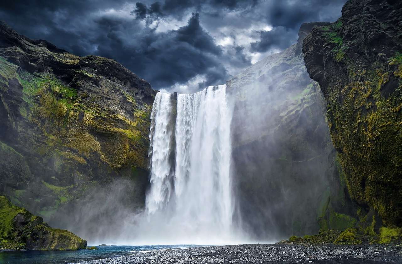 Majestatyczny wodospad Skogafoss (Islandia) puzzle online ze zdjęcia