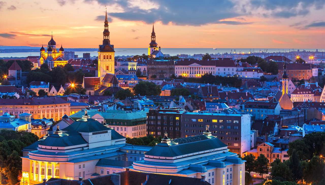 Wieczorna panorama Tallina (Estonia) puzzle online