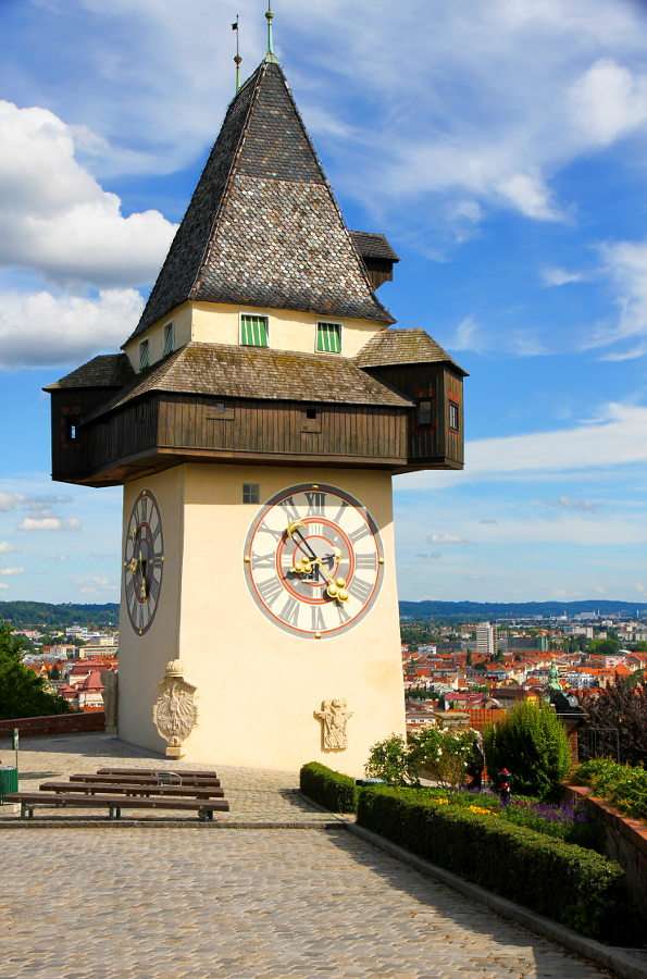 Wieża zegarowa w Grazu (Austria) puzzle online ze zdjęcia