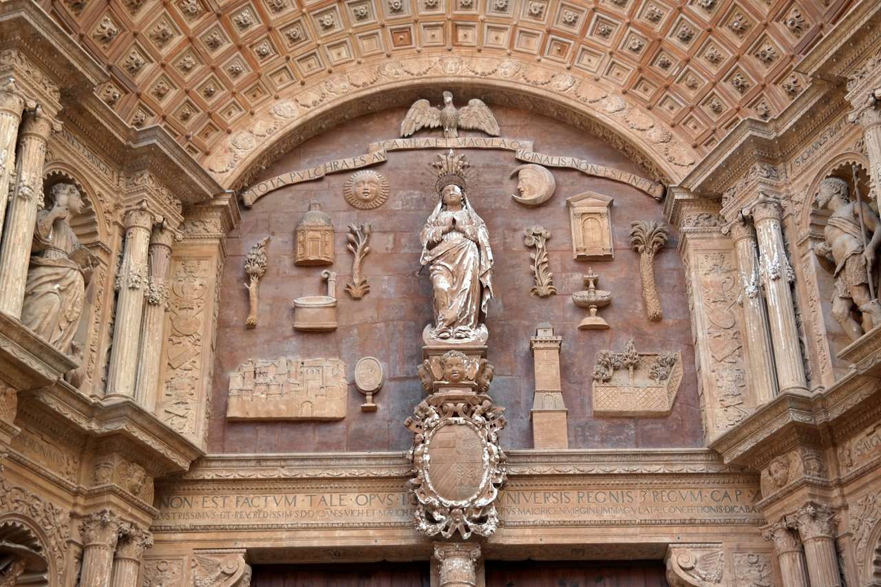 Detal nad wejściem do katedry La Seu (Hiszpania) puzzle ze zdjęcia
