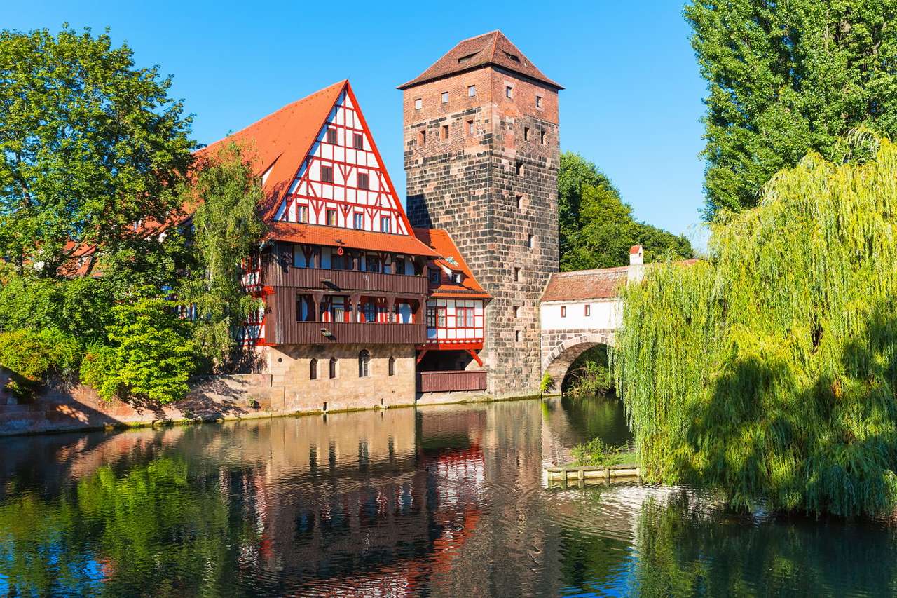 Szachulcowy budynek Weinstadel w Norymberdze (Niemcy) puzzle online ze zdjęcia