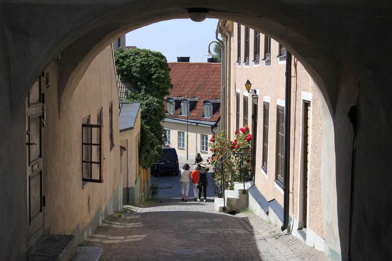 Brukowana uliczka w Visby (Szwecja) puzzle