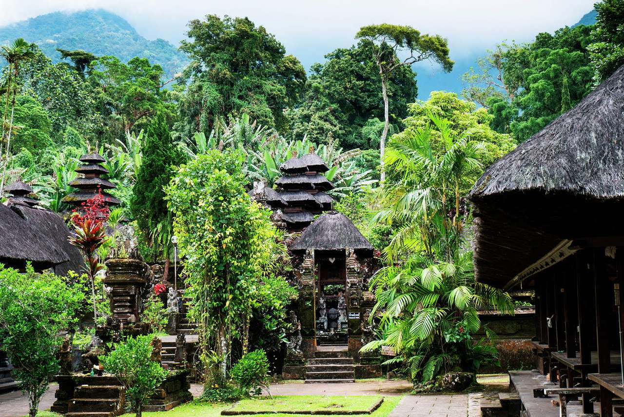 Świątynia Pura Luhur Batukaru na Bali (Indonezja) puzzle online ze zdjęcia