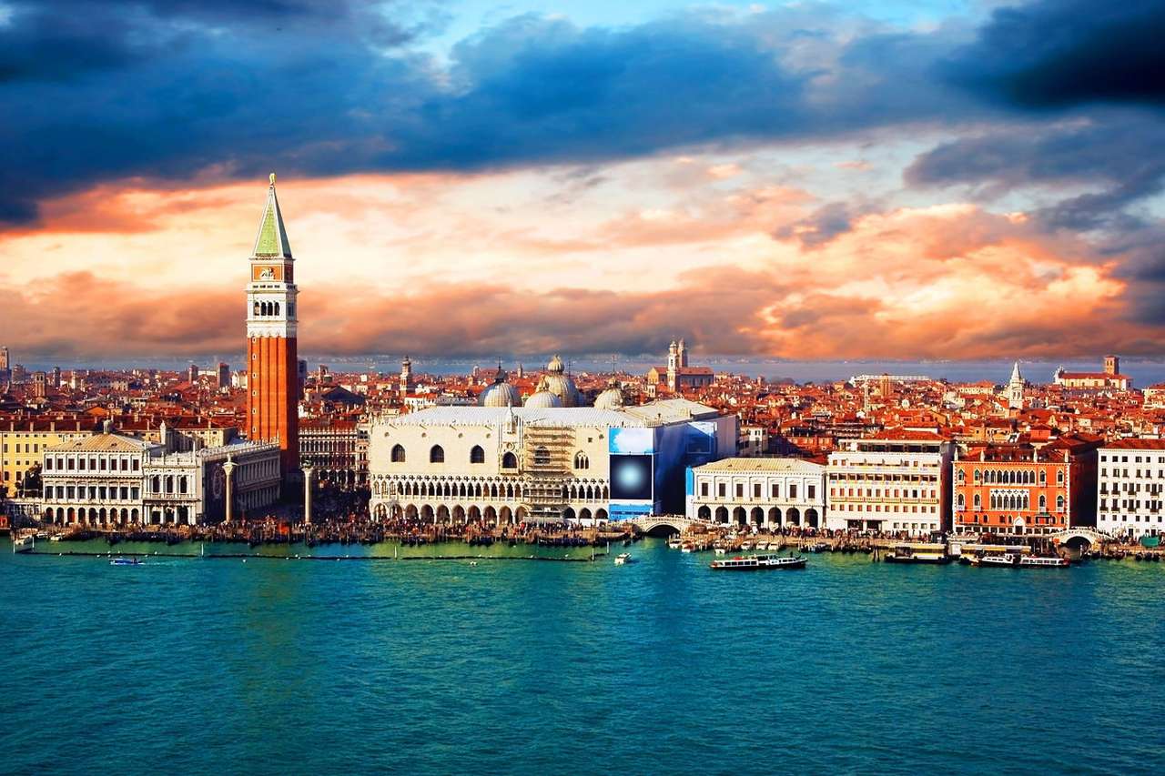 Panorama Wenecji o zachodzie słońca (Włochy) puzzle online