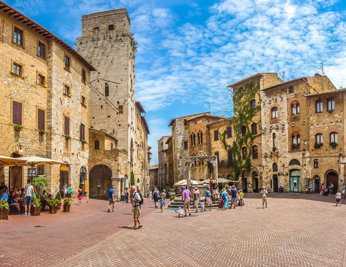 Piazza della Cisterna w San Gimignano (Włochy) puzzle online ze zdjęcia