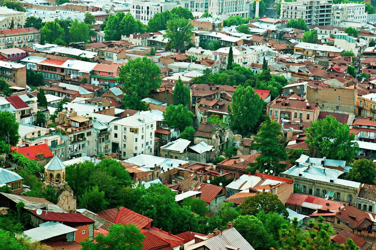 Zabudowania Tbilisi z lotu ptaka (Gruzja) puzzle online ze zdjęcia