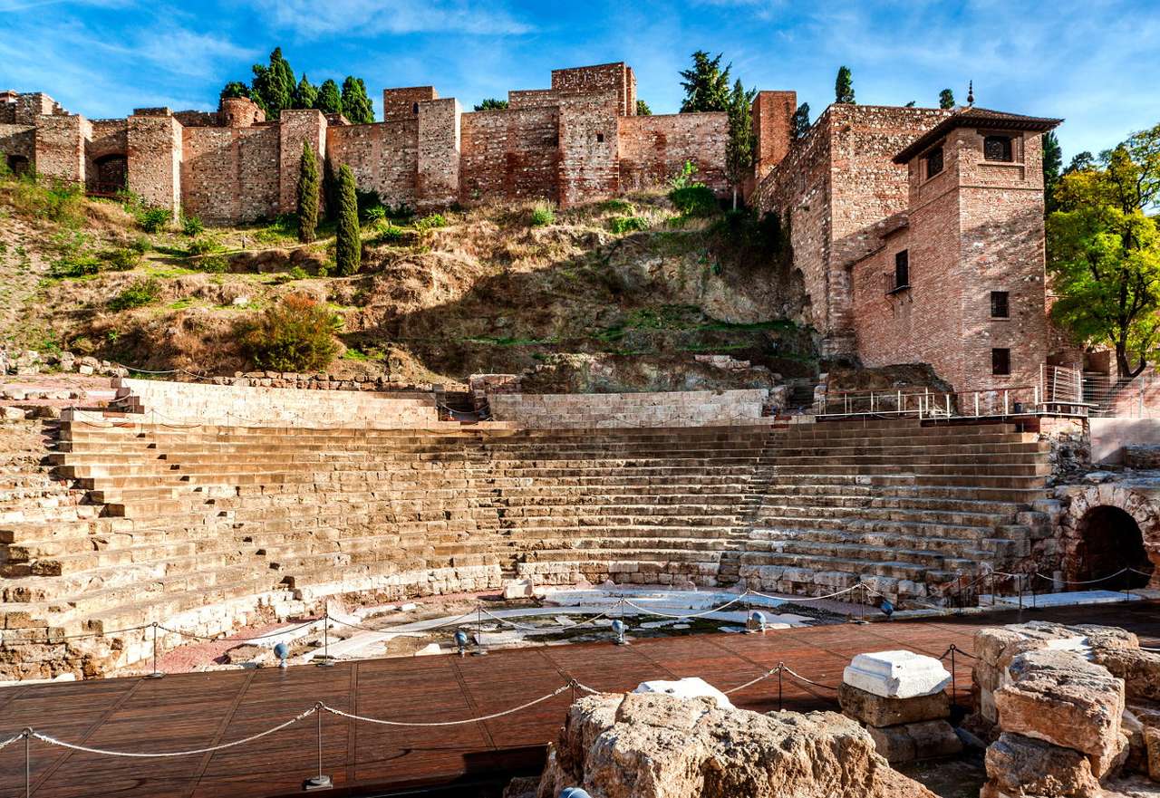 Ruiny rzymskiego teatru w Maladze (Hiszpania) puzzle online
