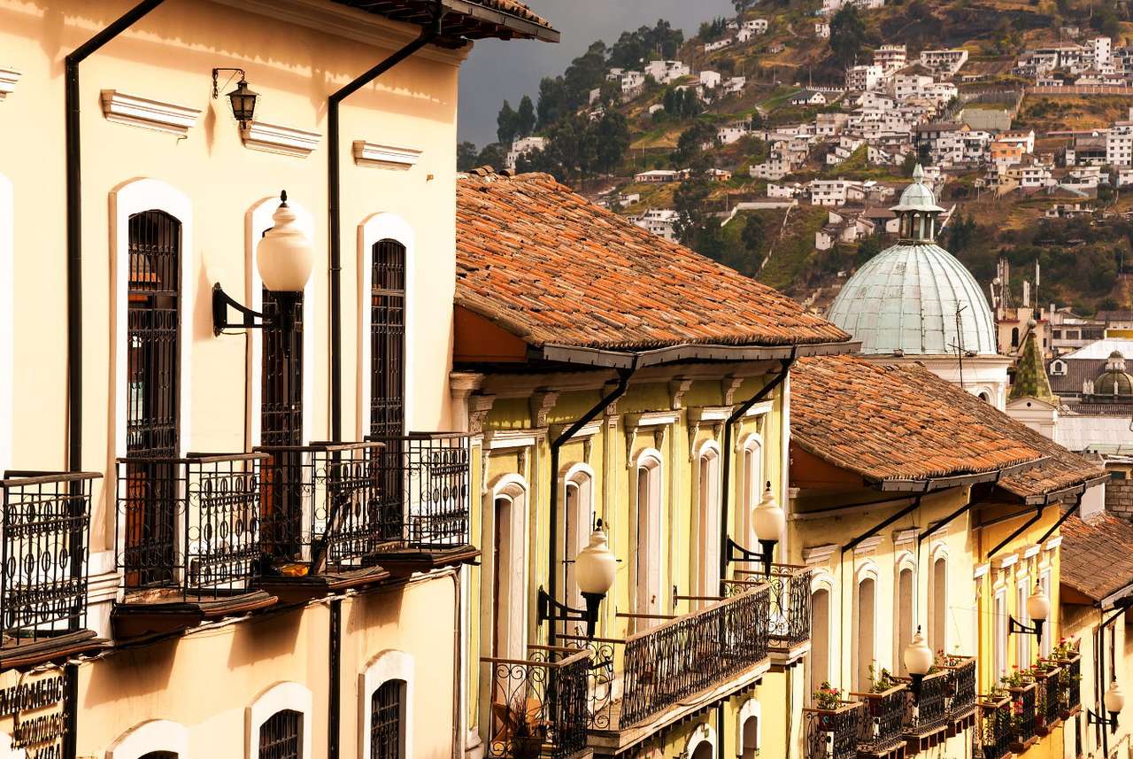 Zabytkowe budynki w Quito (Ekwador) puzzle online