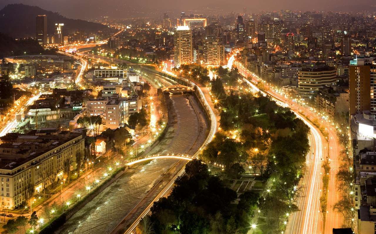 Nocny widok na Santiago de Chile (Chile) puzzle online