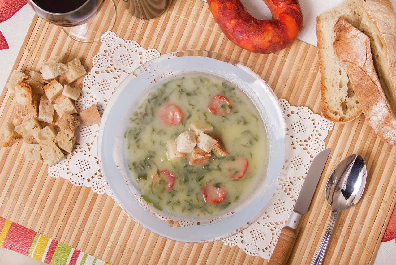 Portugalska zupa caldo verde puzzle online ze zdjęcia