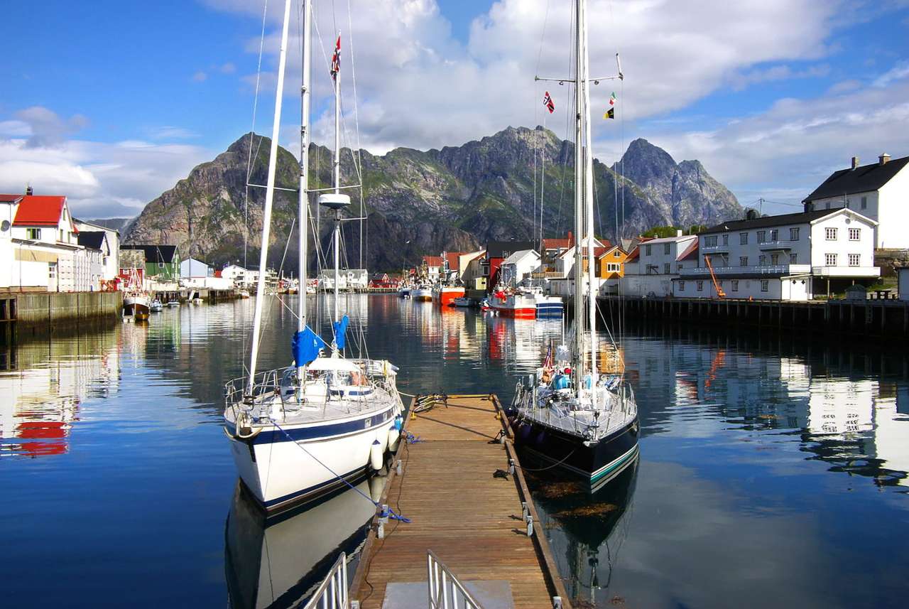 Jachty na Lofotach (Norwegia) puzzle online