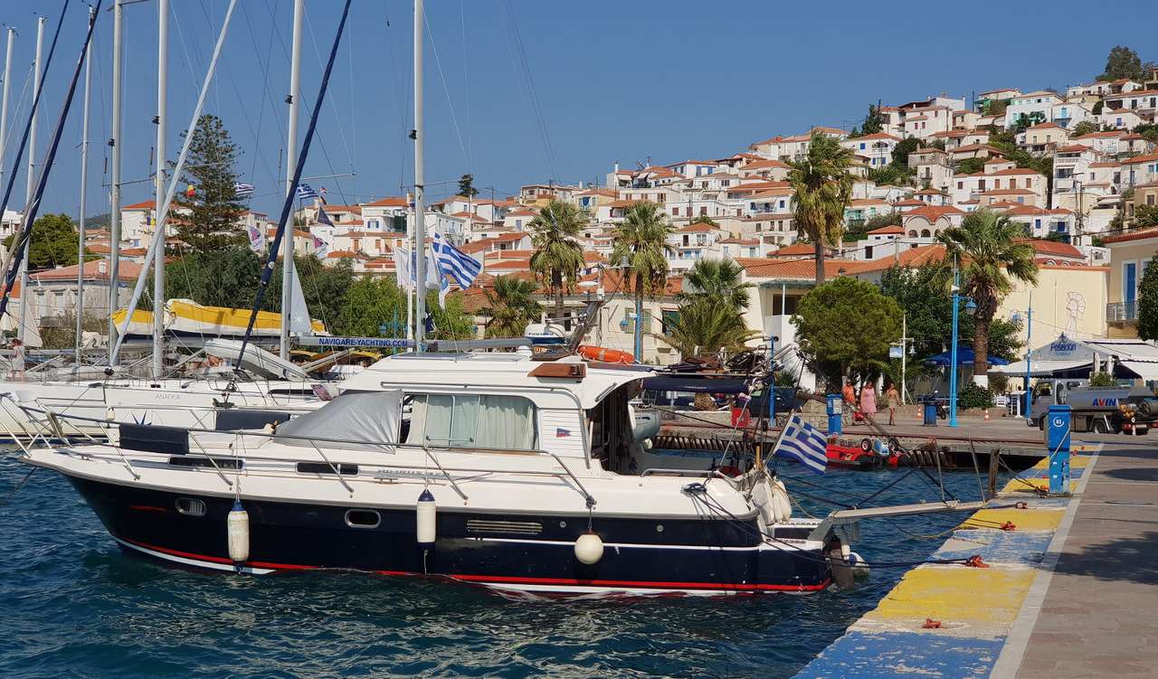 Jachty w przystani w Poros (Grecja) puzzle