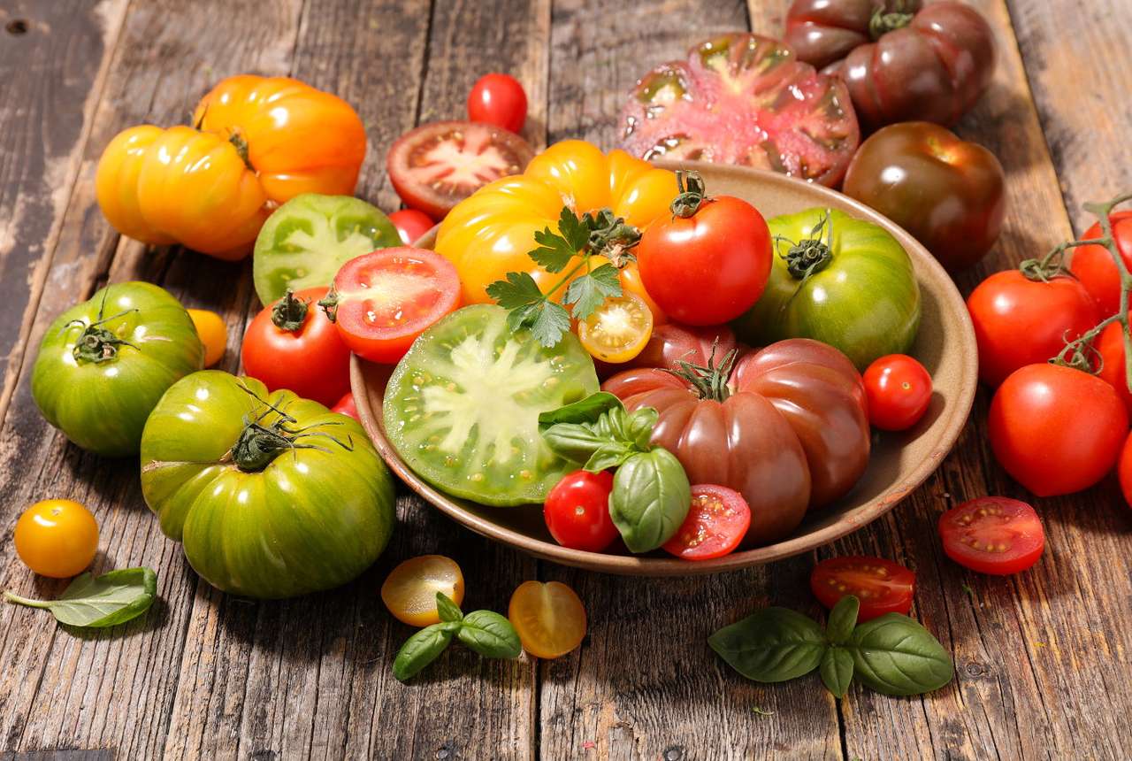 Pomidory w różnych kolorach puzzle online