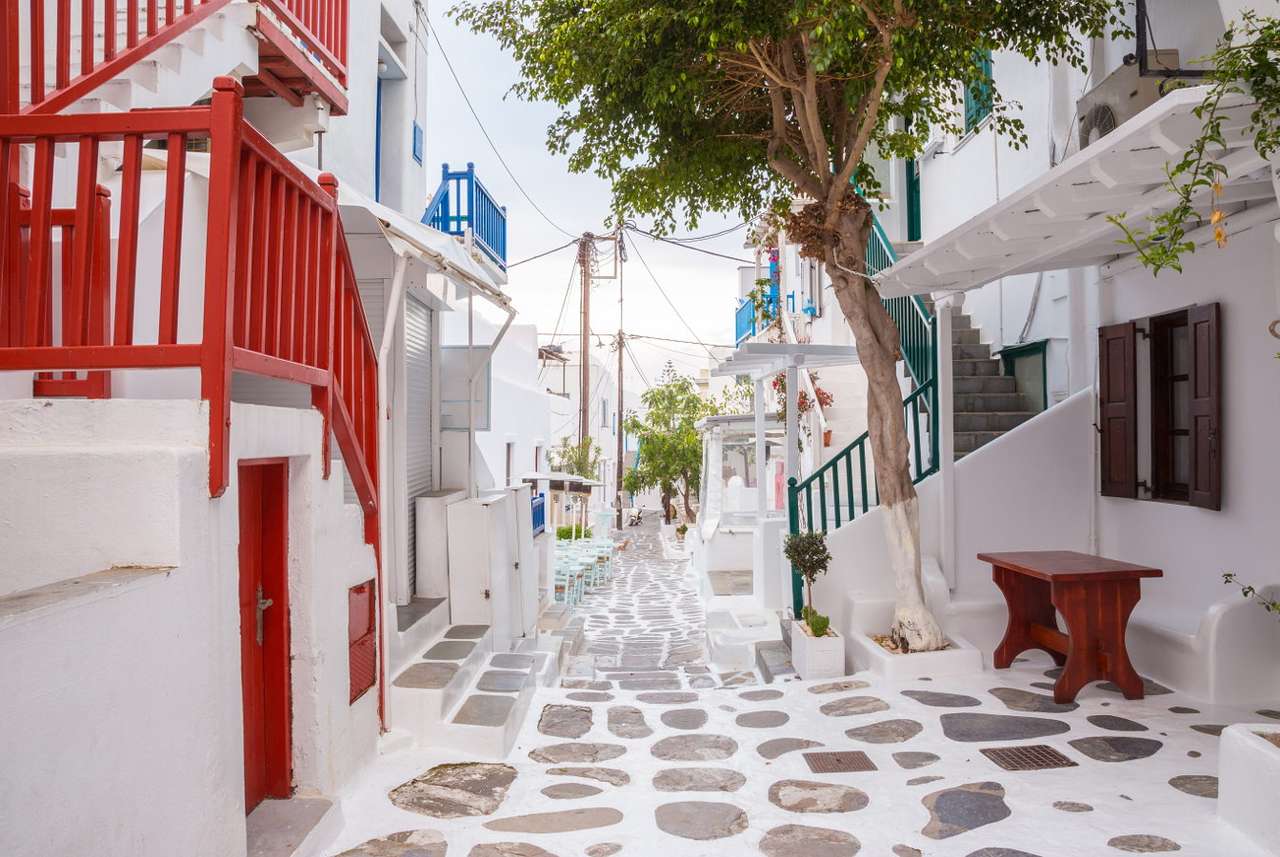 Biała uliczka na Mykonos (Grecja) puzzle