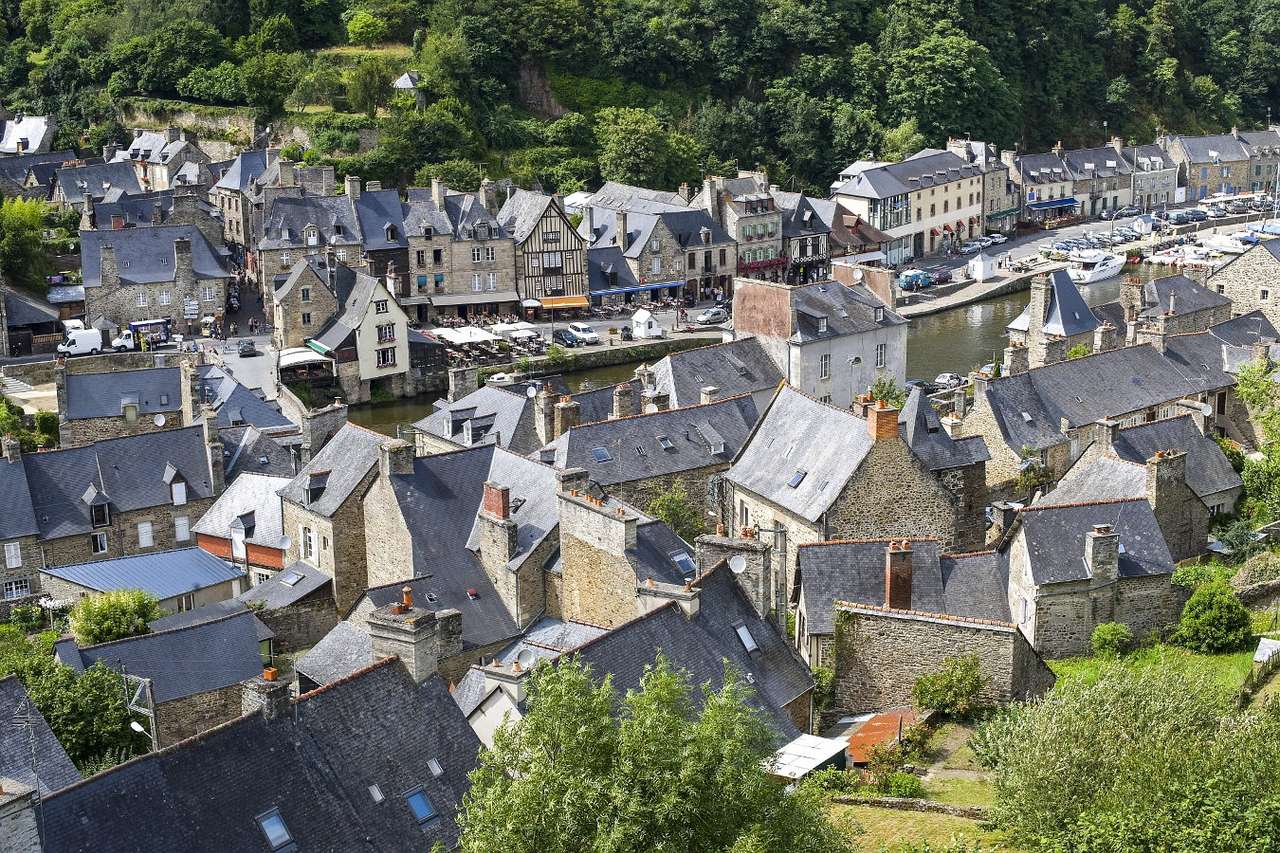 Miejscowość Dinan (Francja) puzzle online ze zdjęcia