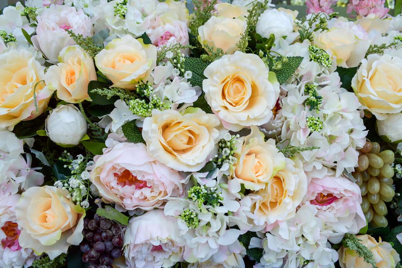 Bukiet jasnych kwiatów puzzle online ze zdjęcia