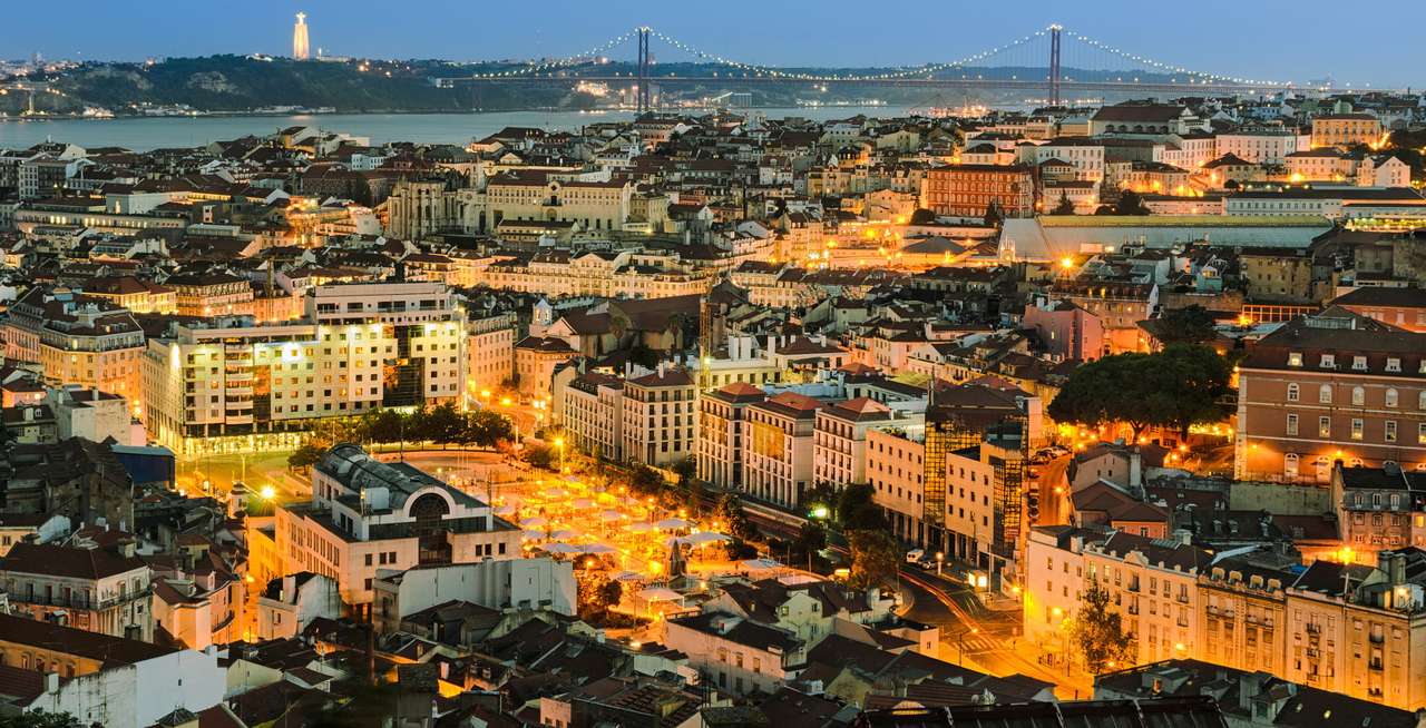 Panorama Lizbony z widokiem na Almadę (Portugalia) puzzle ze zdjęcia