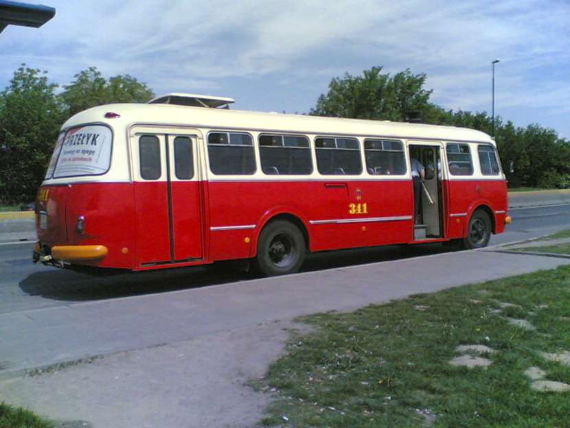czerwony autobus puzzle online