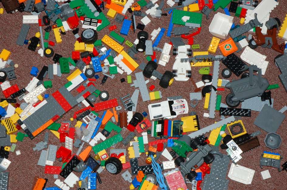 Klocki Lego w nieładzie puzzle online ze zdjęcia