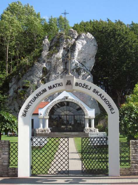 Sanktuarium Matki Boskiej Skałkowej w Podzamczu puzzle ze zdjęcia