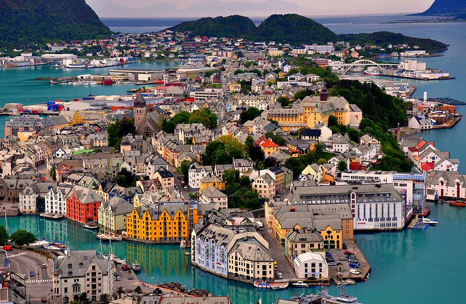 Miasteczko w Norwegii puzzle online ze zdjęcia