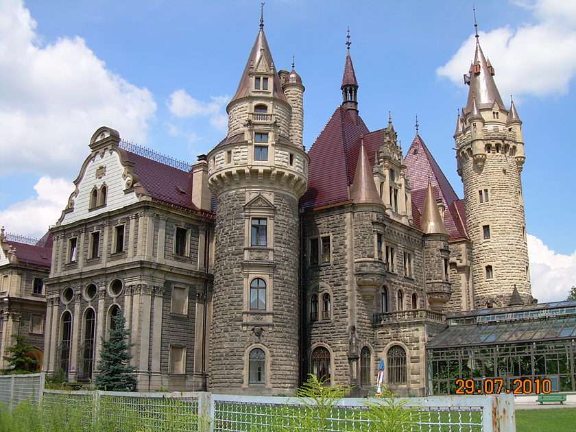 zamek w Mosznej puzzle online ze zdjęcia