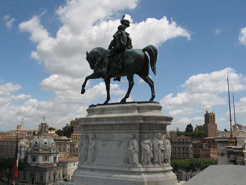Pomnik króla Emannuela II na koniu puzzle online
