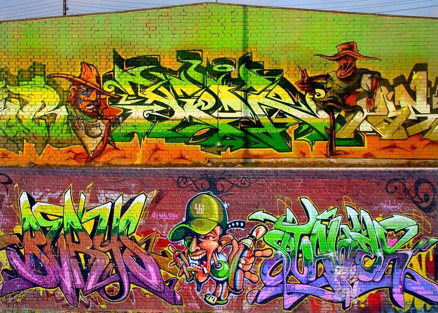 GRAFFITI na osiedlowych garażach puzzle online ze zdjęcia