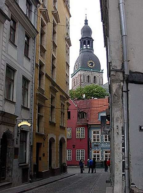 Calle de Riga capital de Letonia puzzle