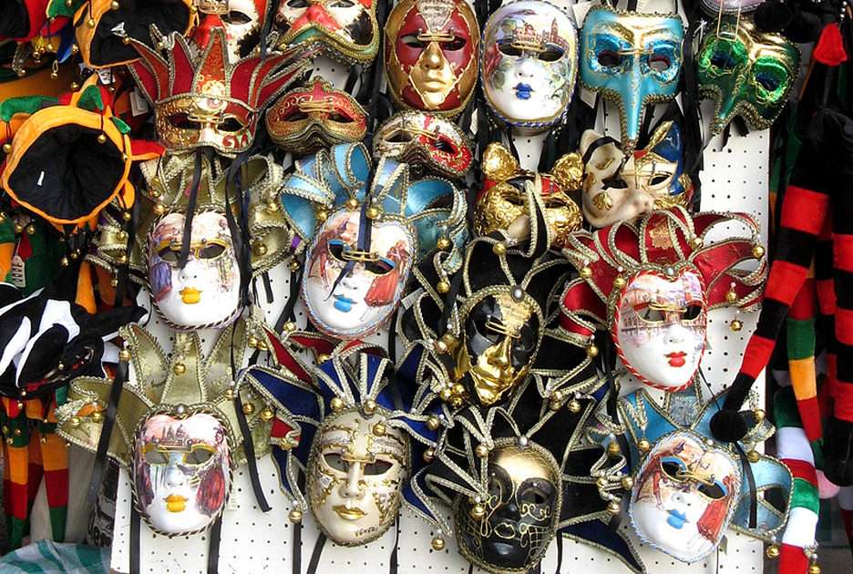 Maski z Camden Town puzzle online ze zdjęcia