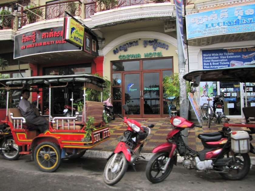 Hostel w Phnom Penh puzzle ze zdjęcia