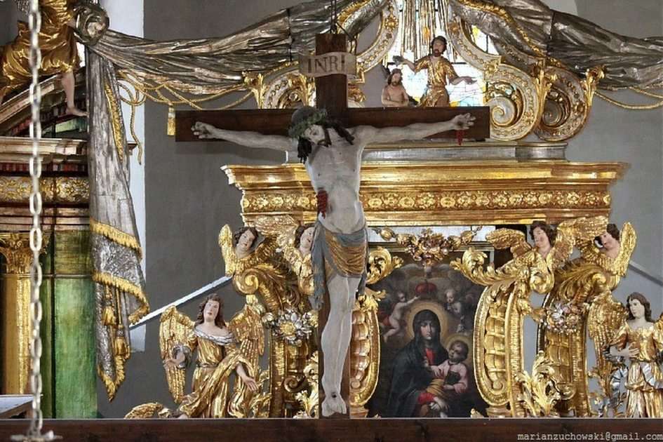 Krzyż z Kościoła Parafialnego w Lubawie puzzle online ze zdjęcia