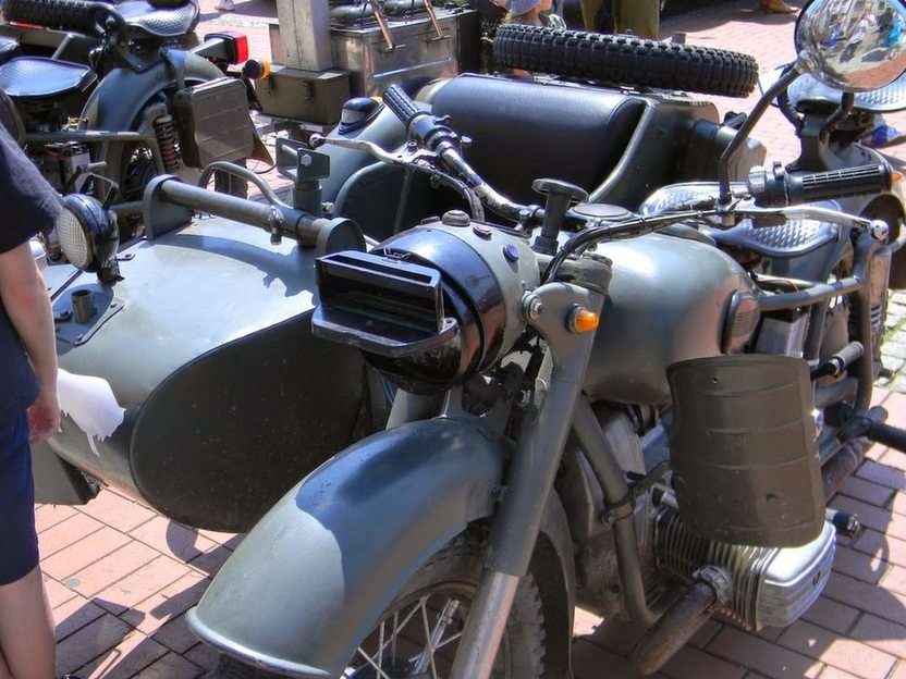 militarny motocykl puzzle online ze zdjęcia